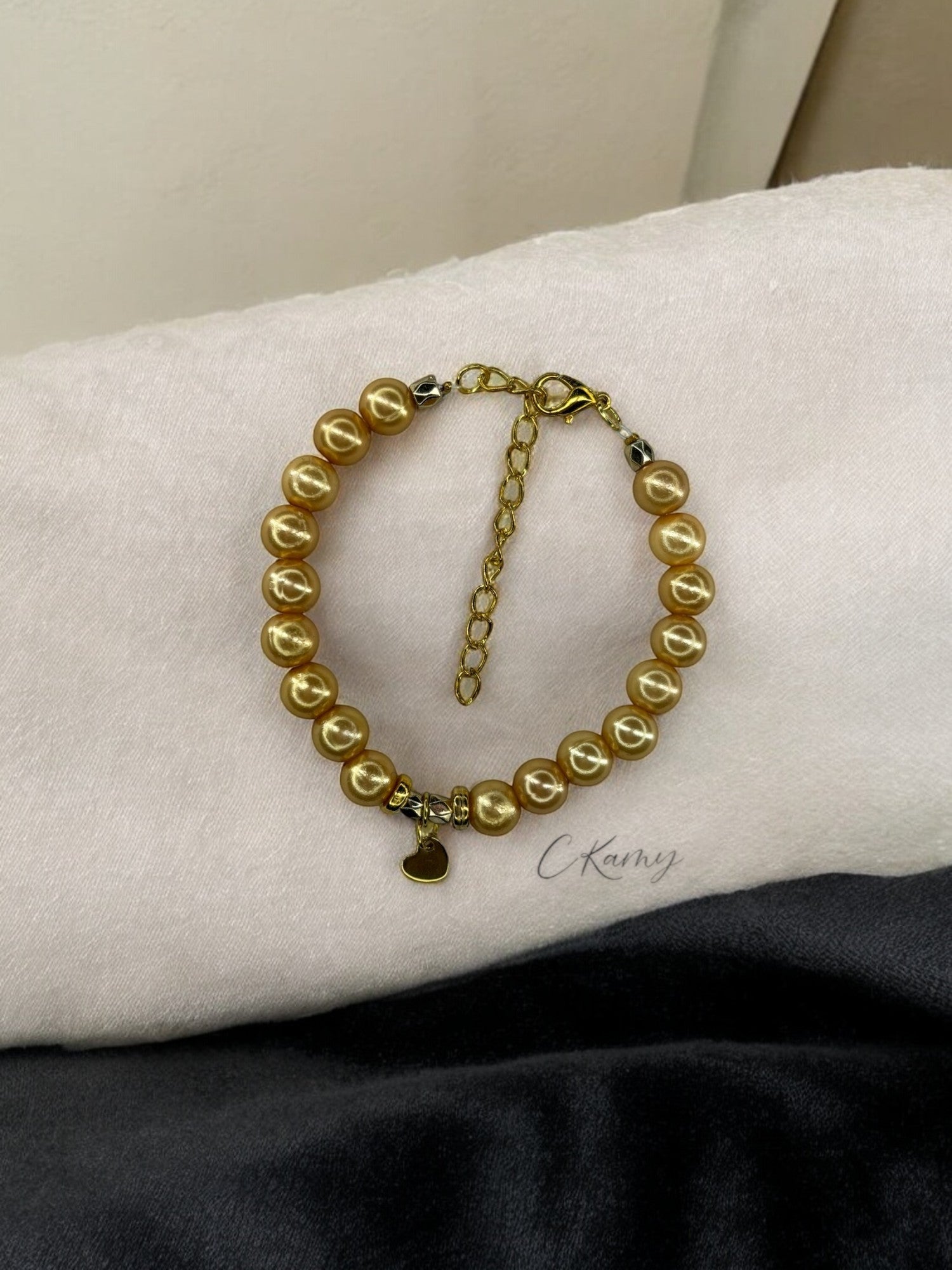 Bracelet femme petit coeur doré jaune blond brillant