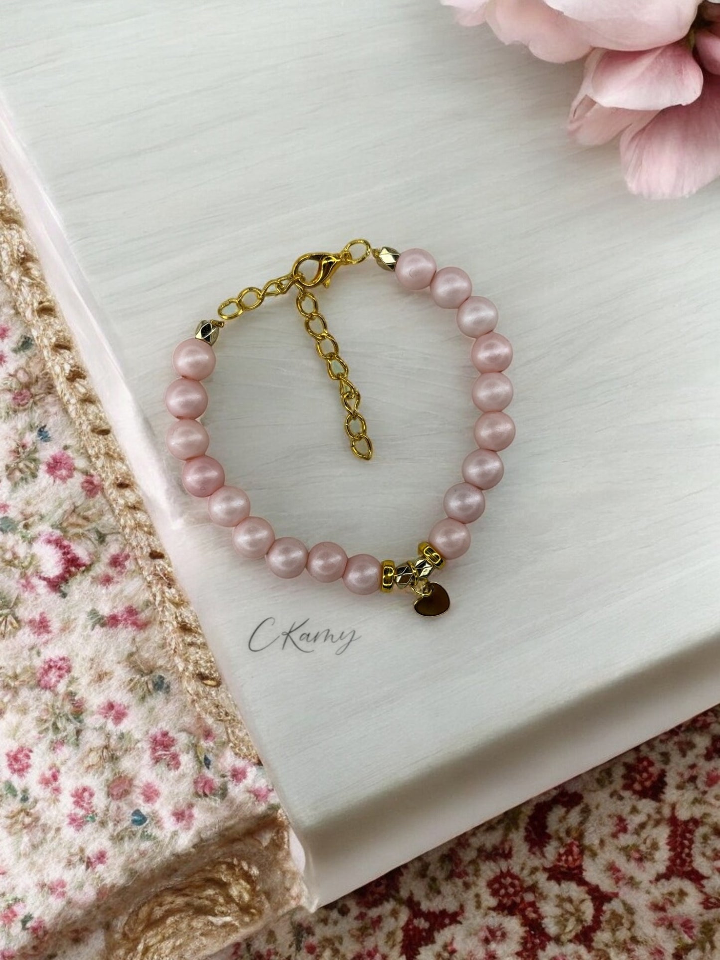 Bracelet femme petit coeur doré rose mat