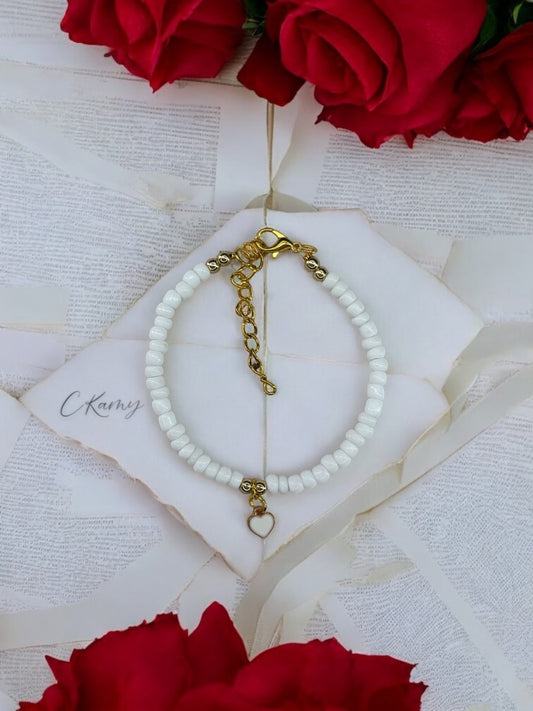 Bracelet femme petit coeur rocaille blanc
