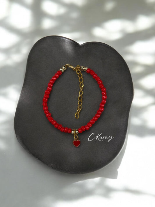 Bracelet femme petit coeur rocaille rouge