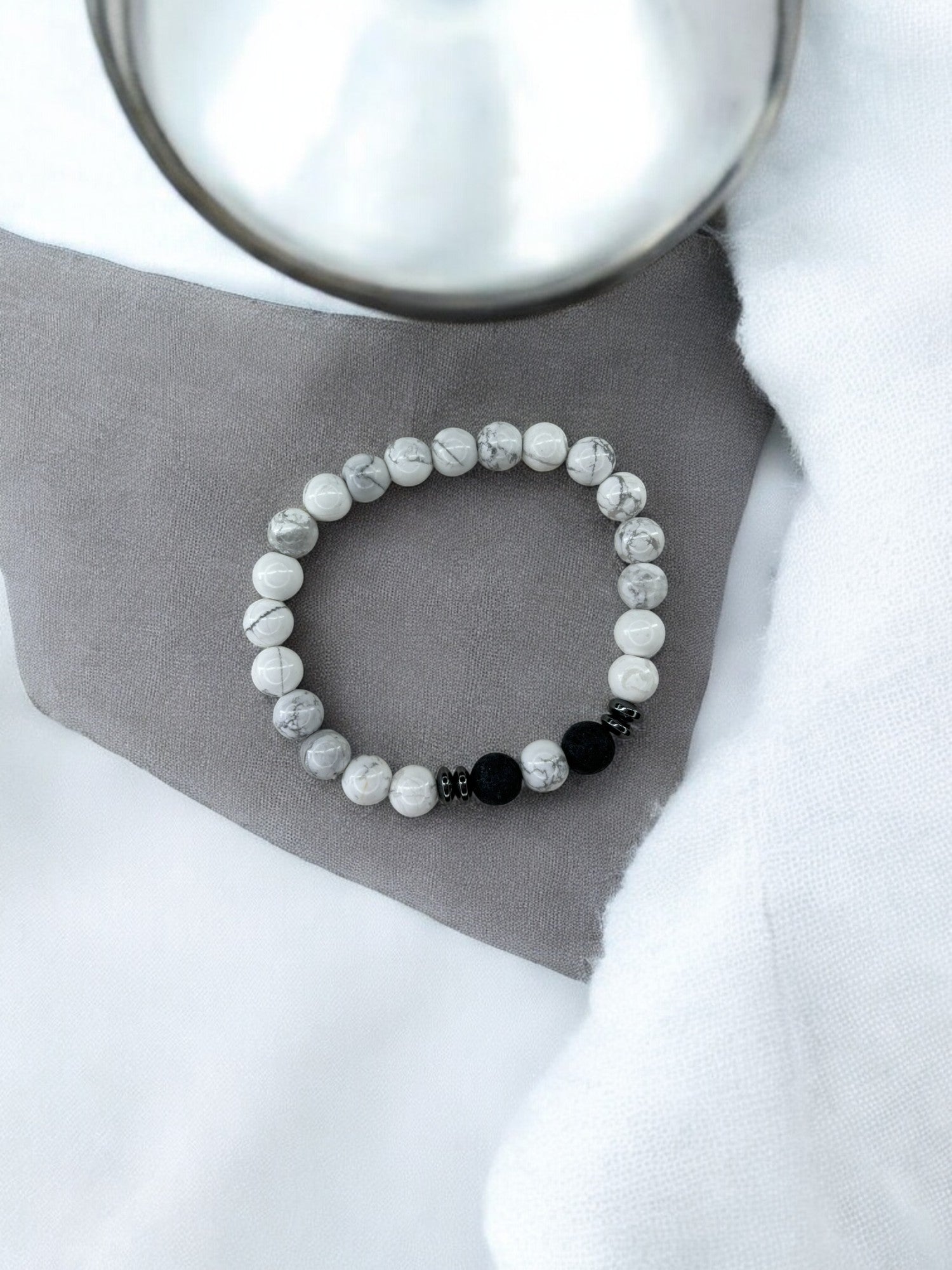 Bracelet homme intercalaires milieu une perle blanc