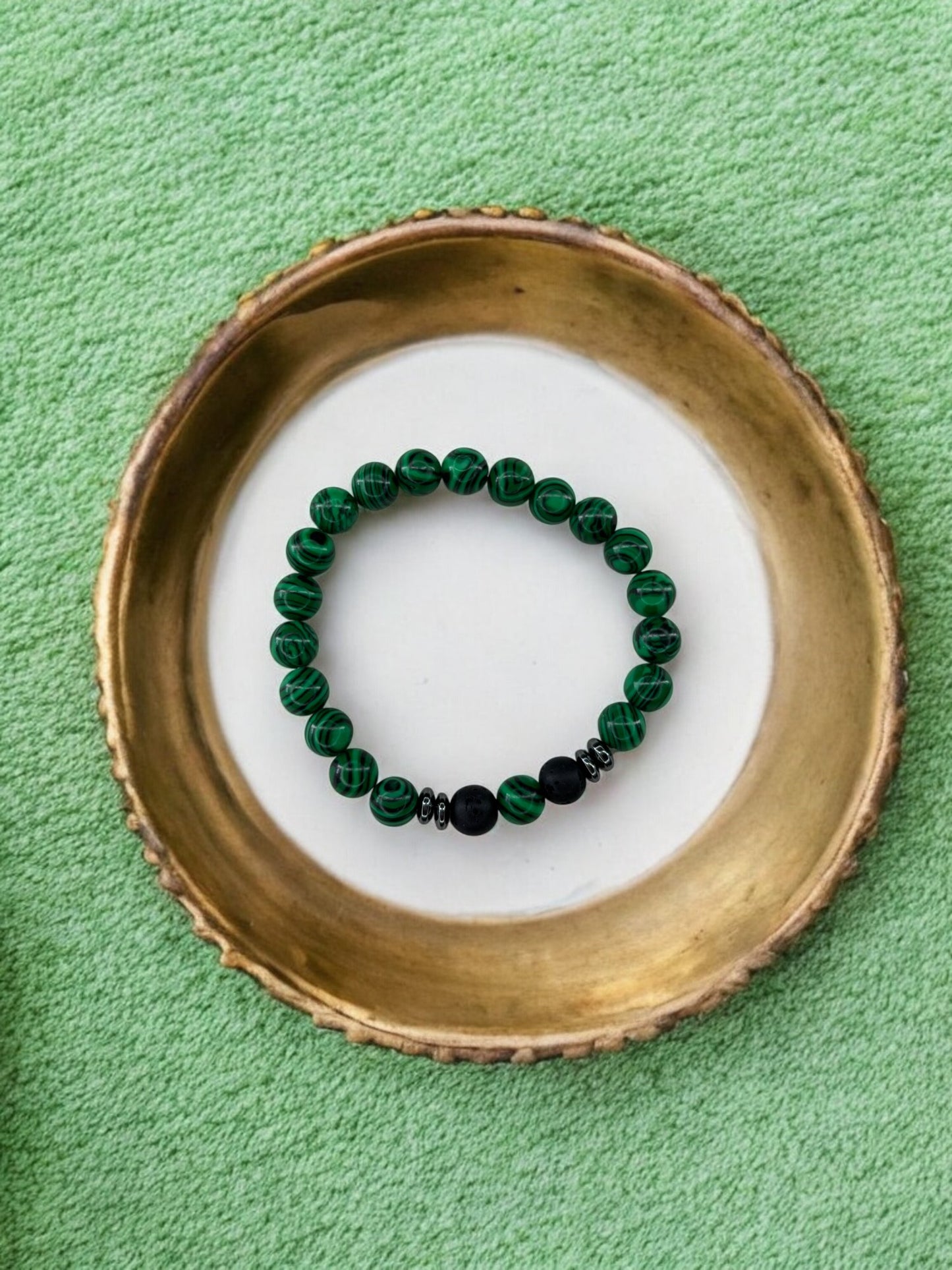 Bracelet homme intercalaires milieu une perle vert