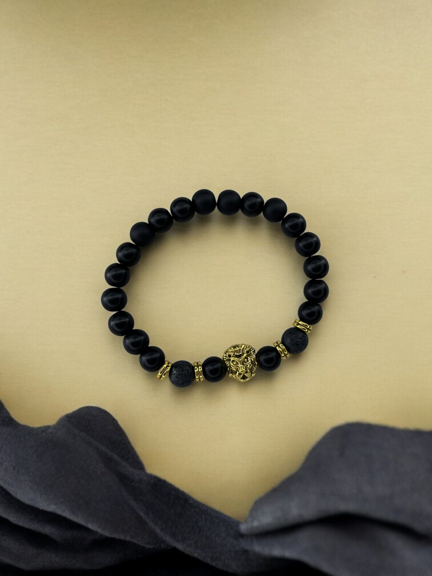 Bracelet homme lion doré noir