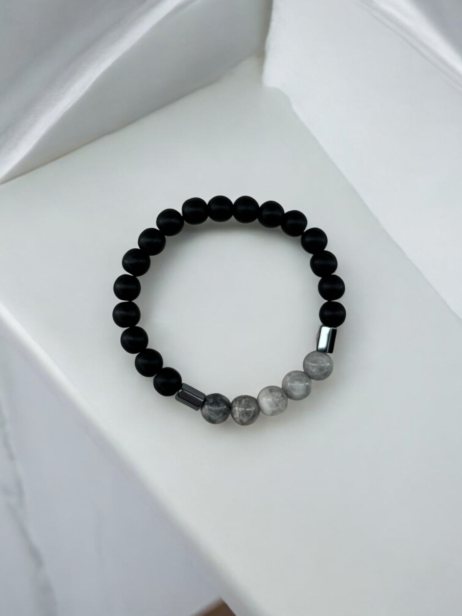 Bracelet homme milieu gris perles noir