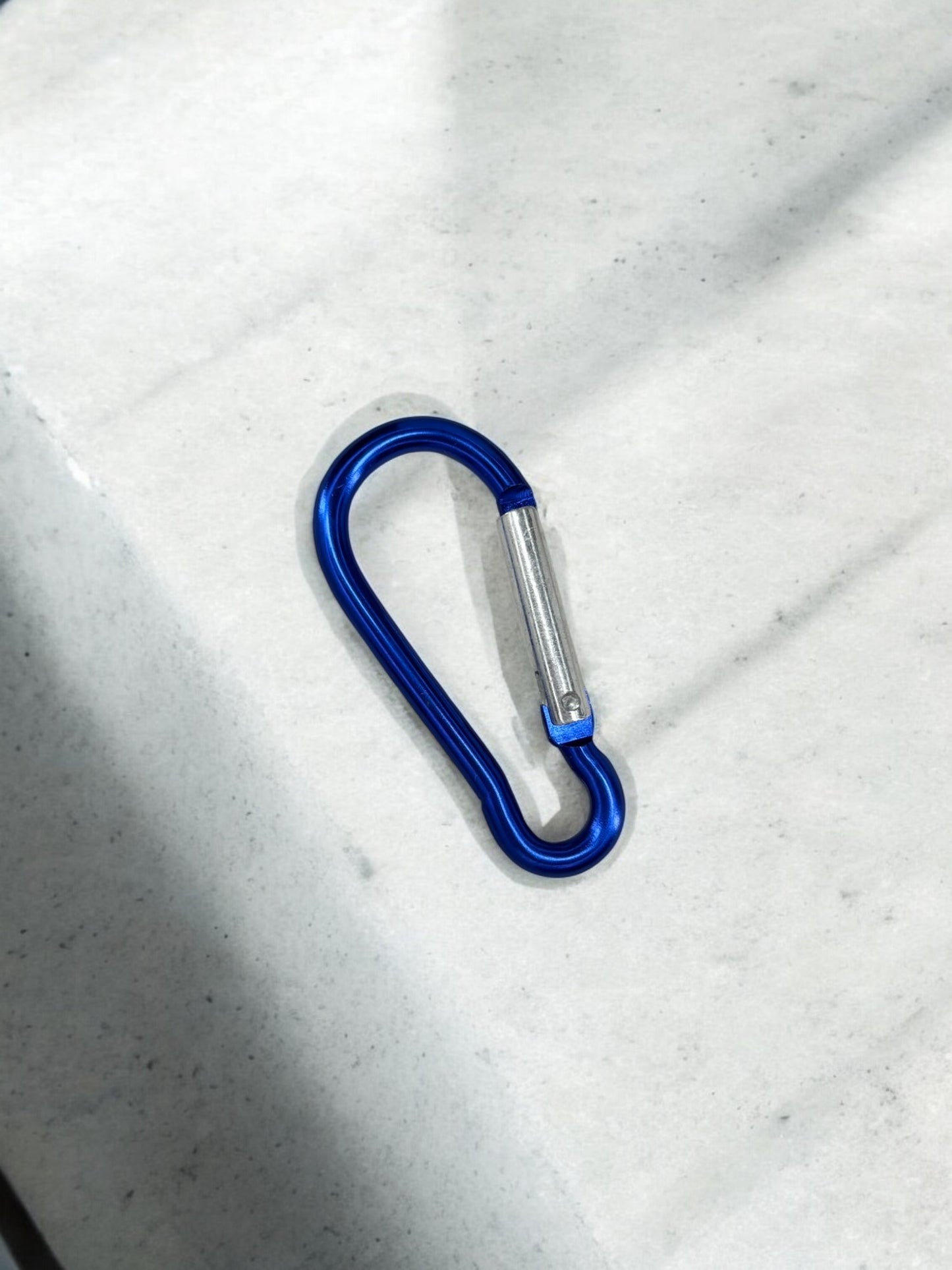 Mousqueton bicolore bleu