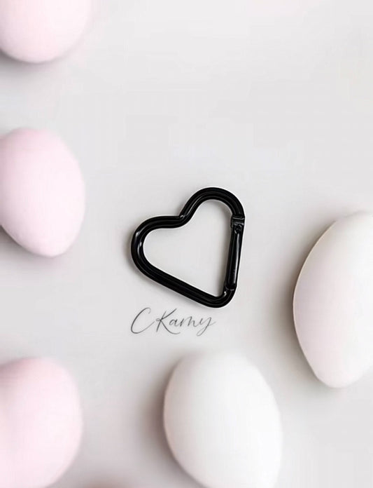 Mousqueton coeur noir