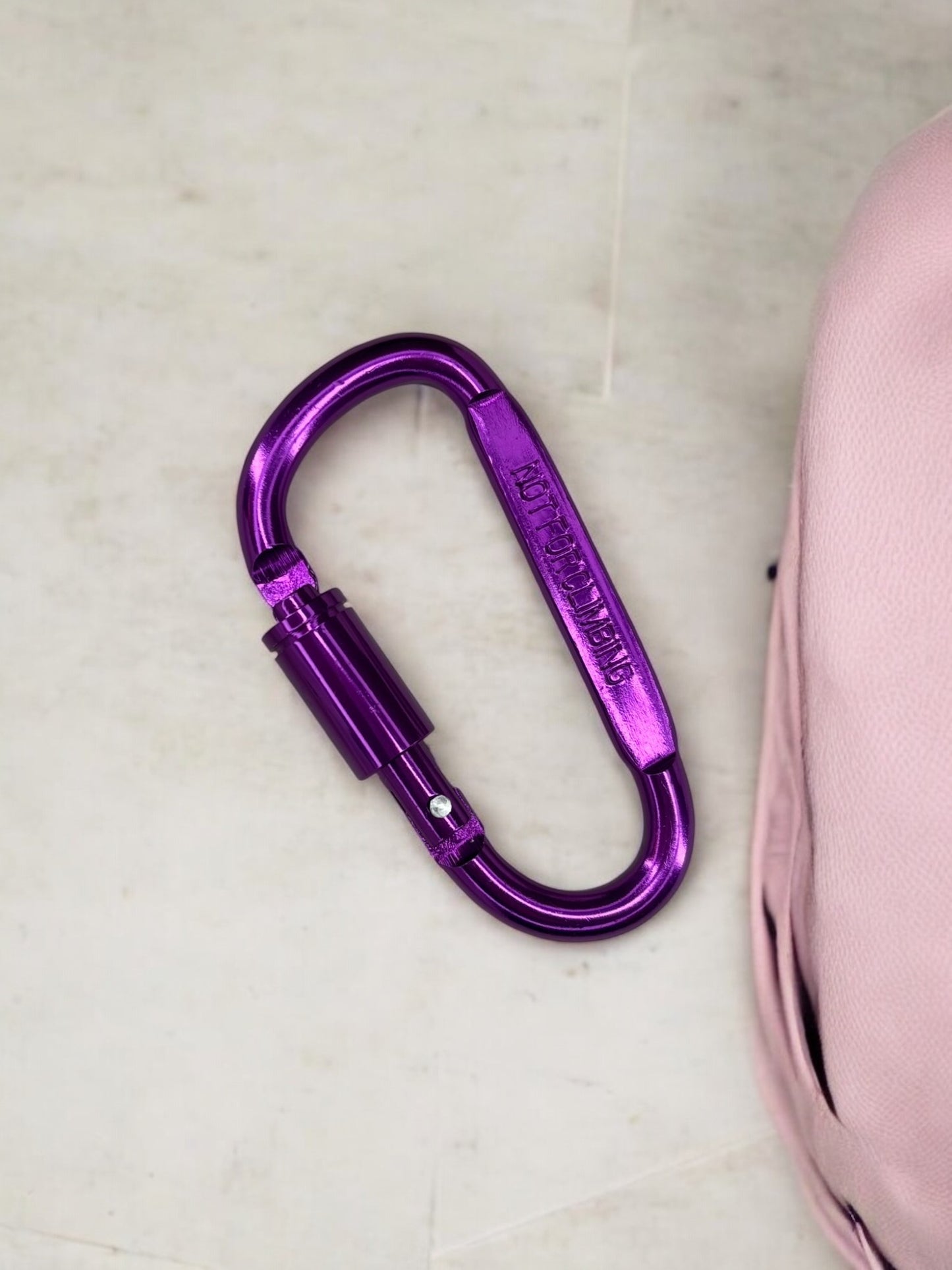 Mousqueton sécurité violet