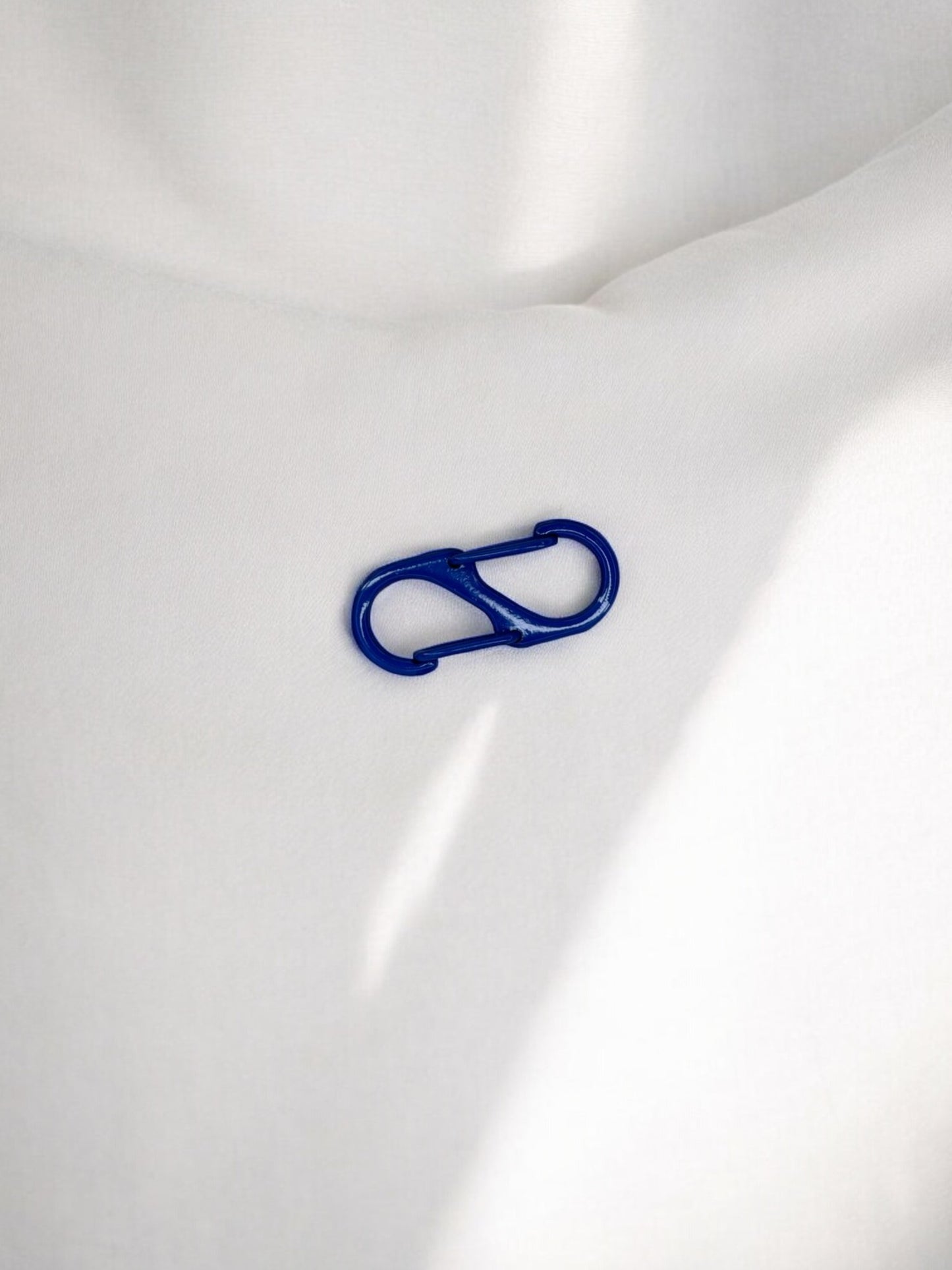 Petit mousqueton sécurité bleu foncé