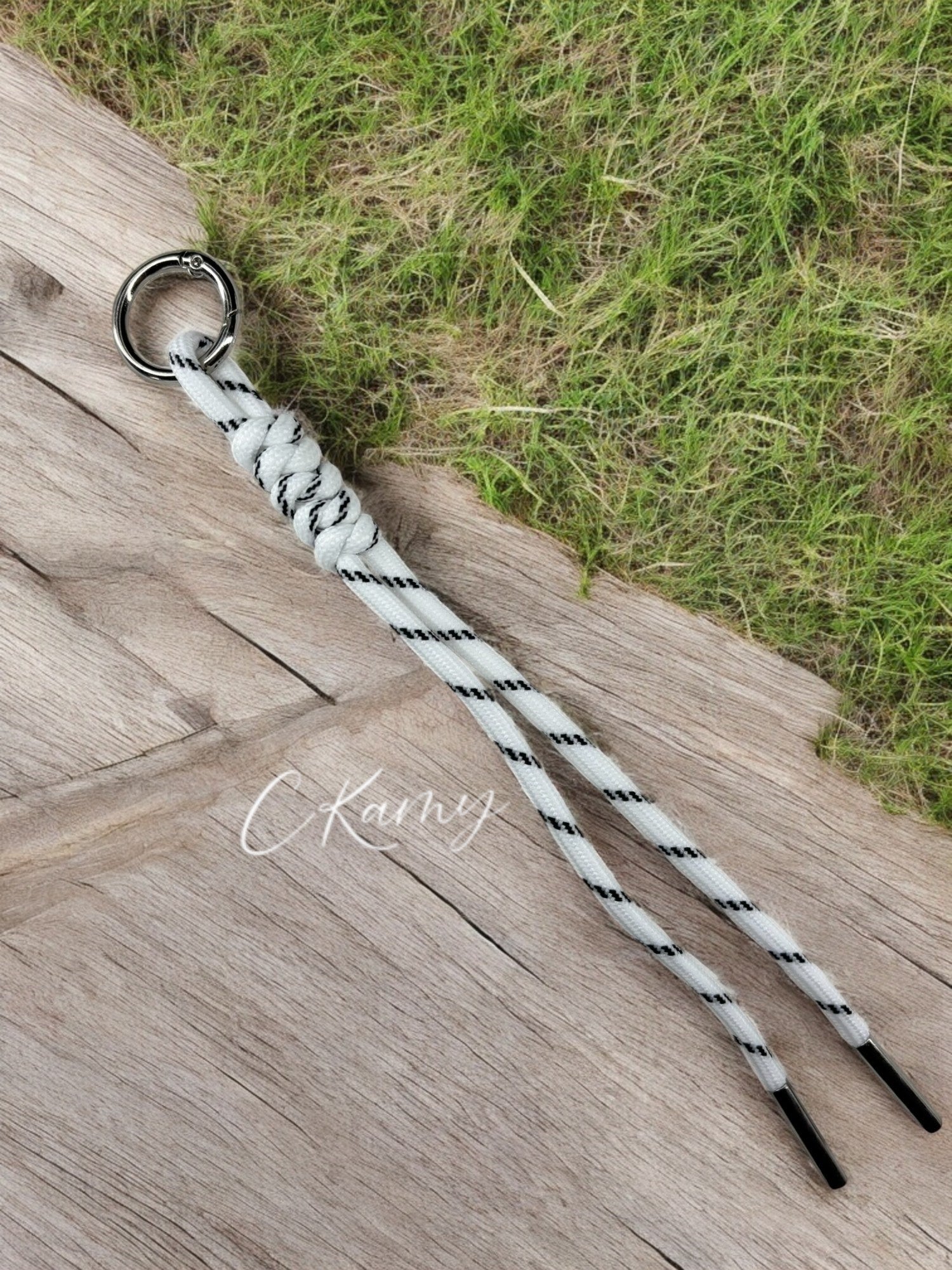 Porte clé lacet noué blanc