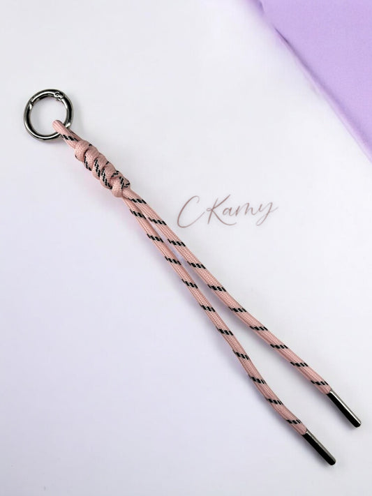 Porte clé lacet noué rose clair