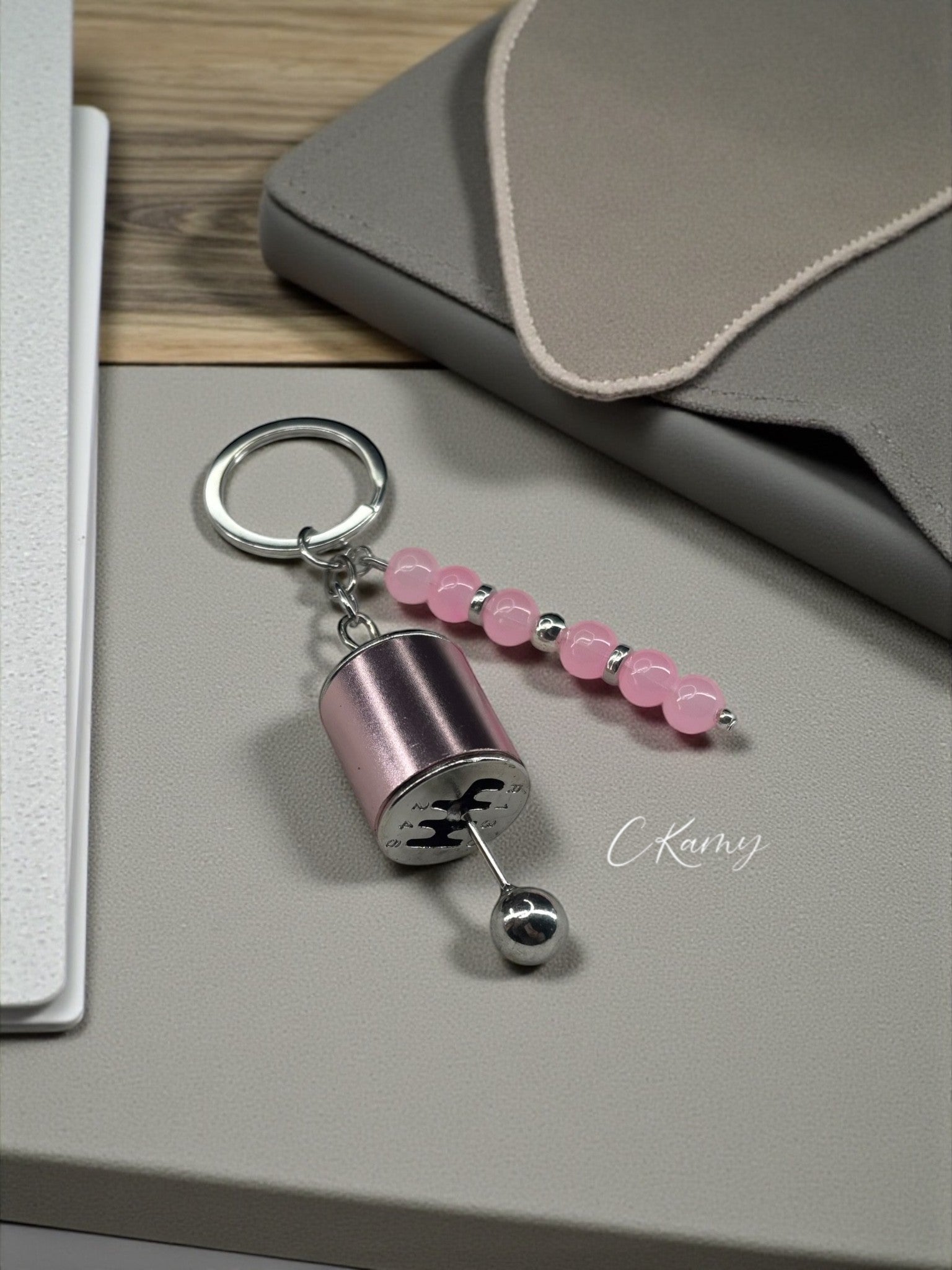 Porte clé personnalisé boîte de vitesse rose