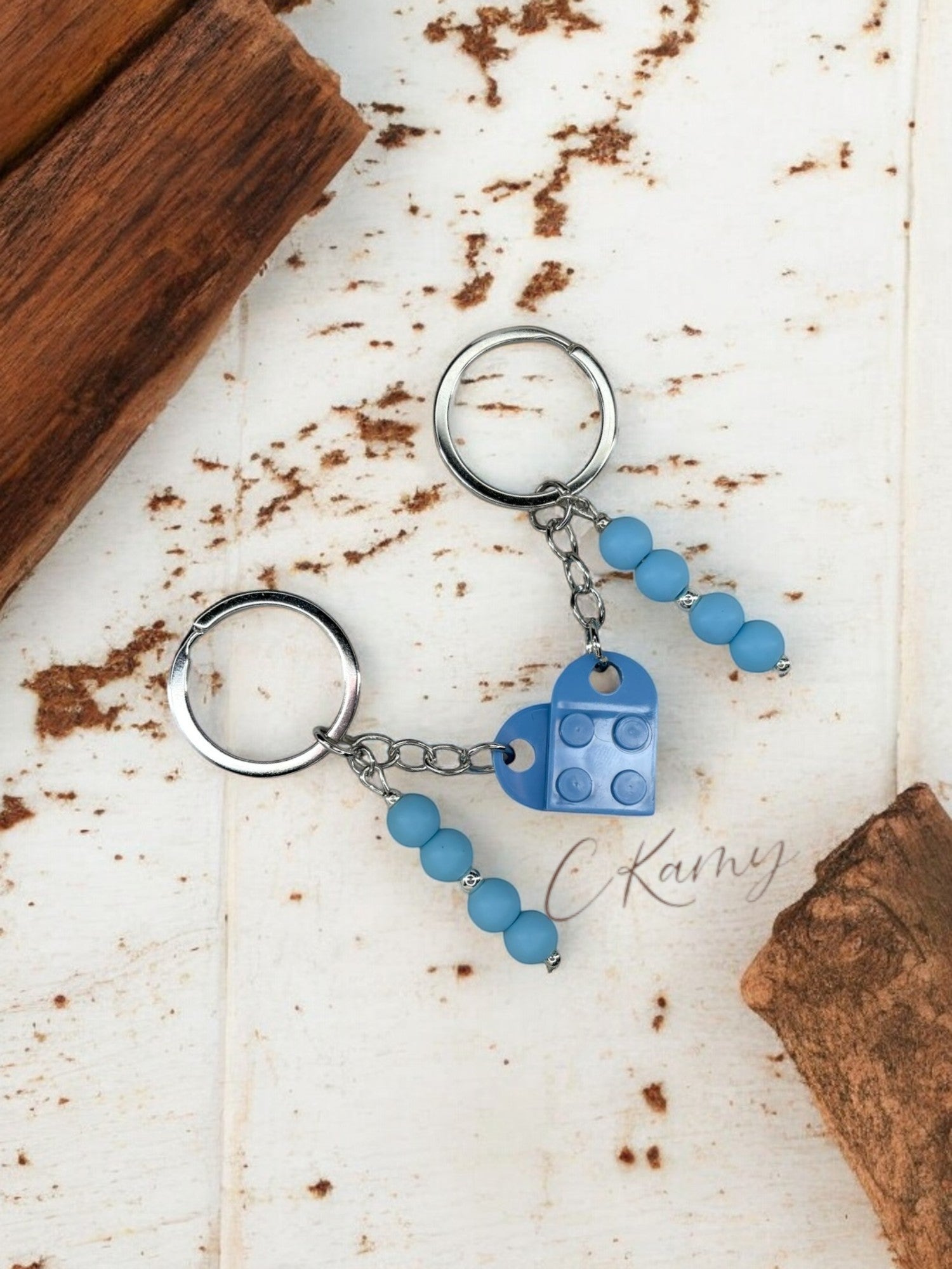 Porte clé personnalisé coeur lego bleu clair
