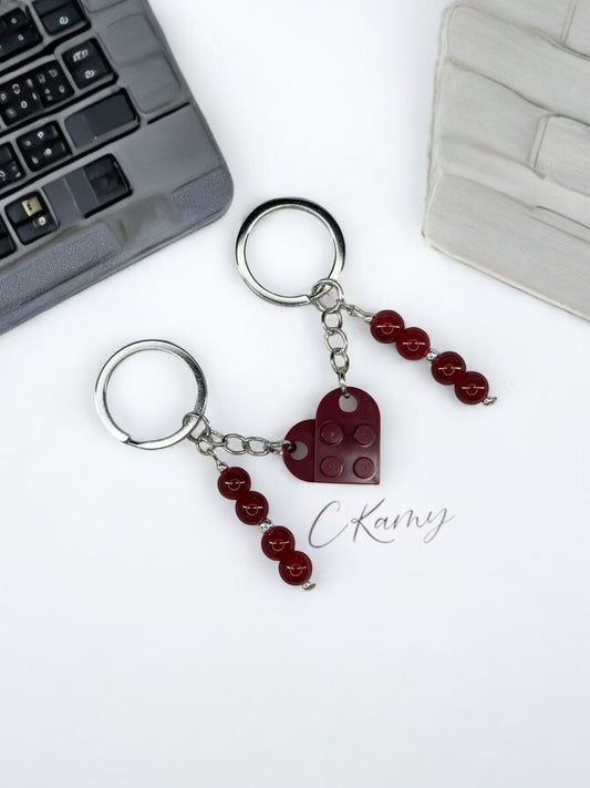 Porte clé personnalisé coeur lego bordeaux