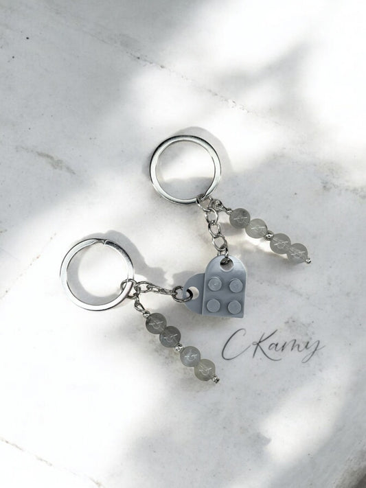 Porte clé personnalisé coeur lego gris clair