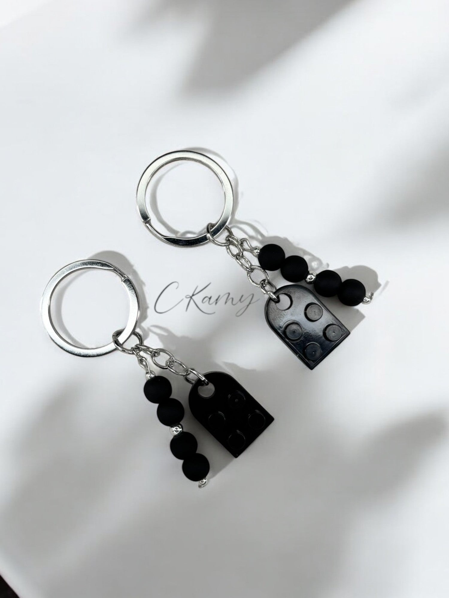 Porte clé personnalisé coeur lego noir