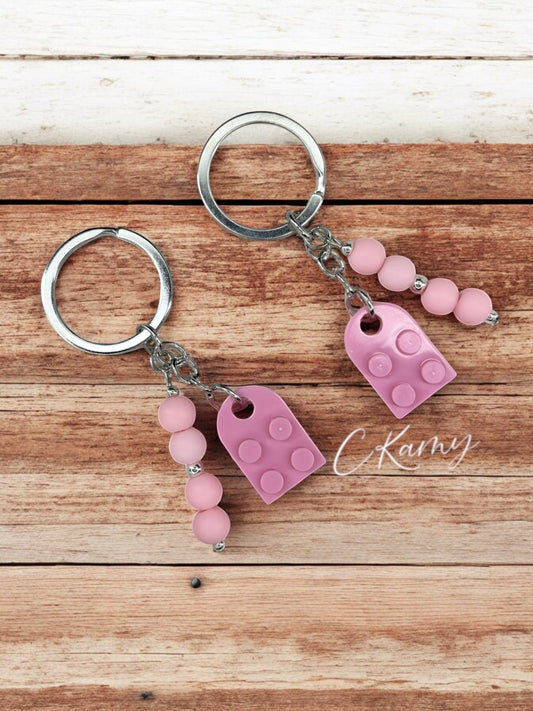 Porte clé personnalisé coeur lego rose