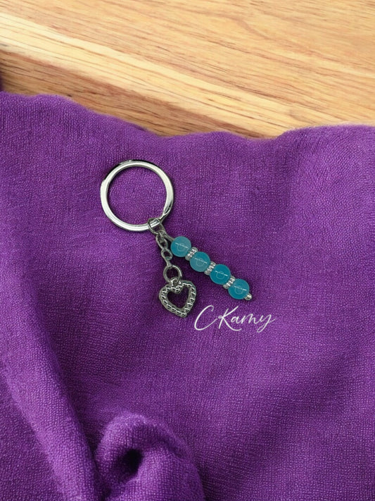 Porte clé personnalisé coeur perlé bleu clair