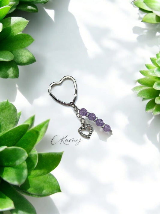 Porte clé personnalisé coeur perlé violet