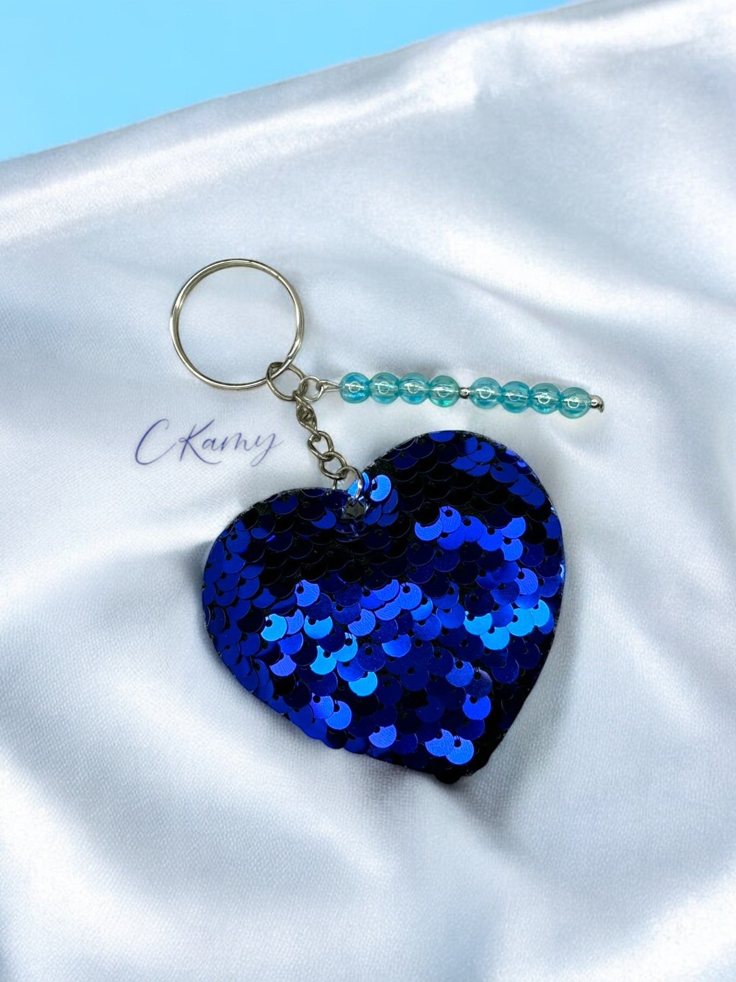 Porte clé personnalisé coeur sequins bleu foncé