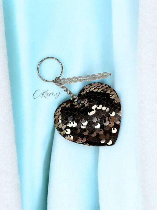 Porte clé personnalisé coeur sequins marron
