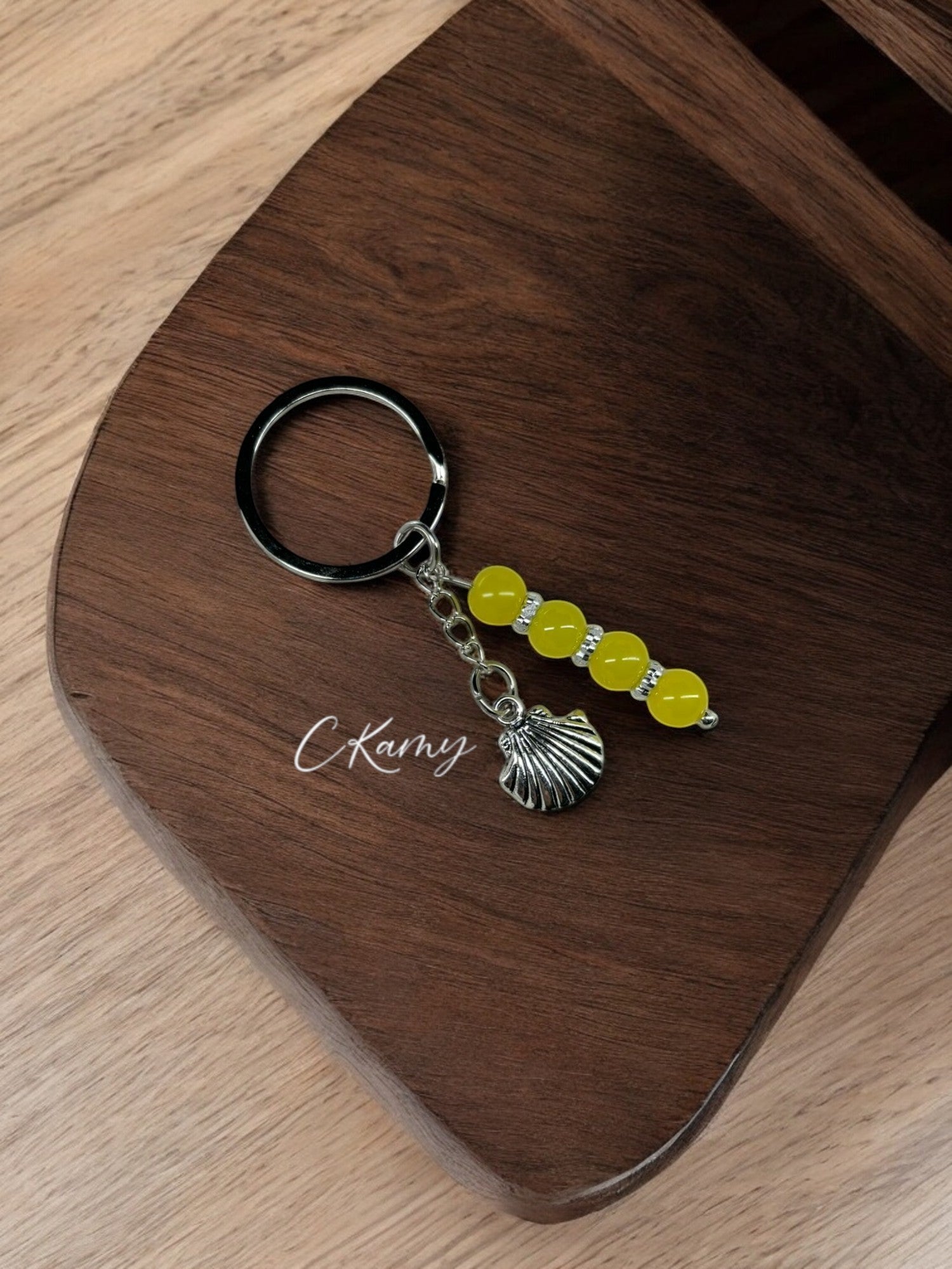 Porte clé personnalisé coquillage coque jaune
