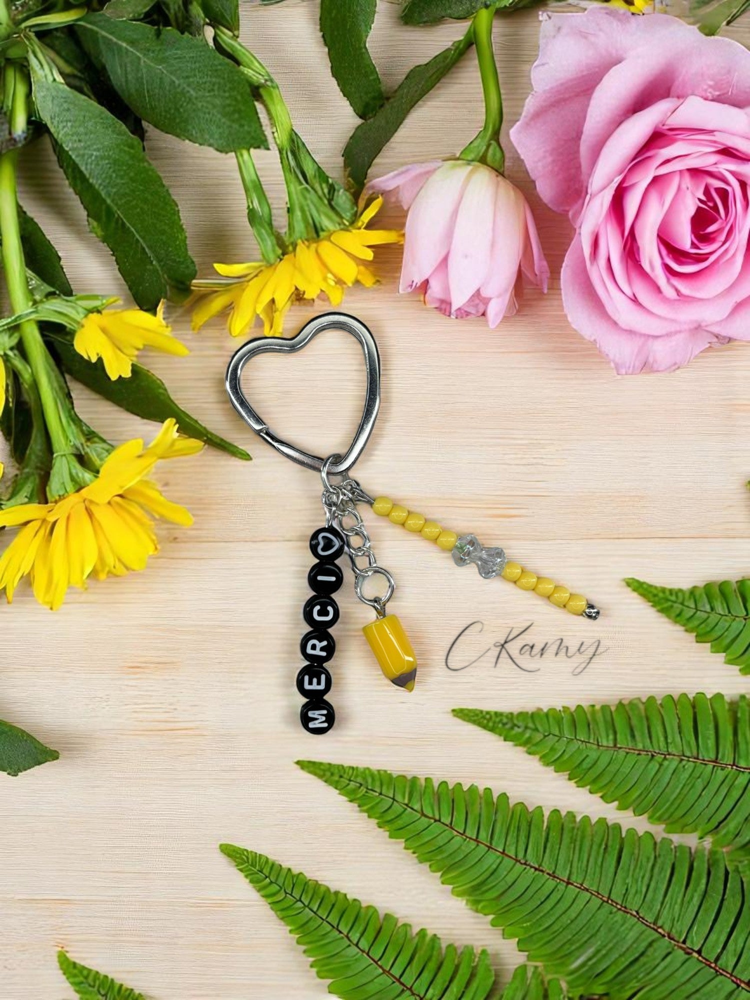 Porte clé personnalisé crayon jaune noir