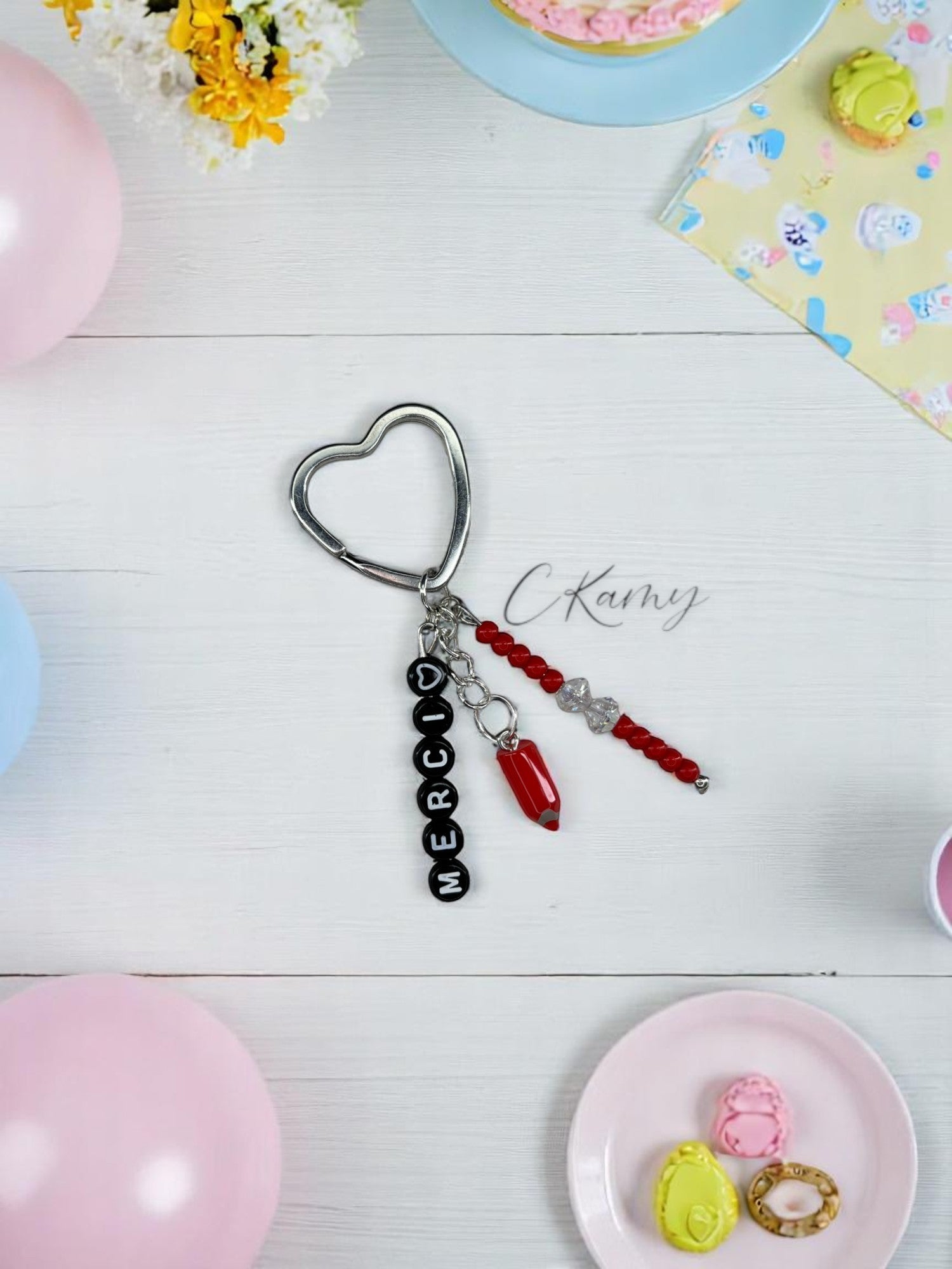 Porte clé personnalisé crayon rouge noir