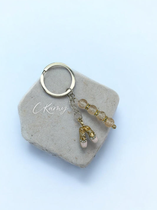 Porte clé personnalisé demi pointe beige