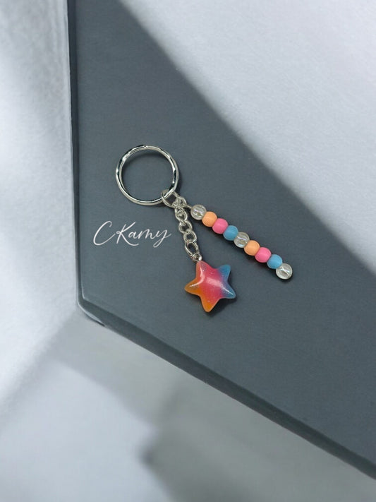 Porte clé personnalisé étoile bleu rose orange