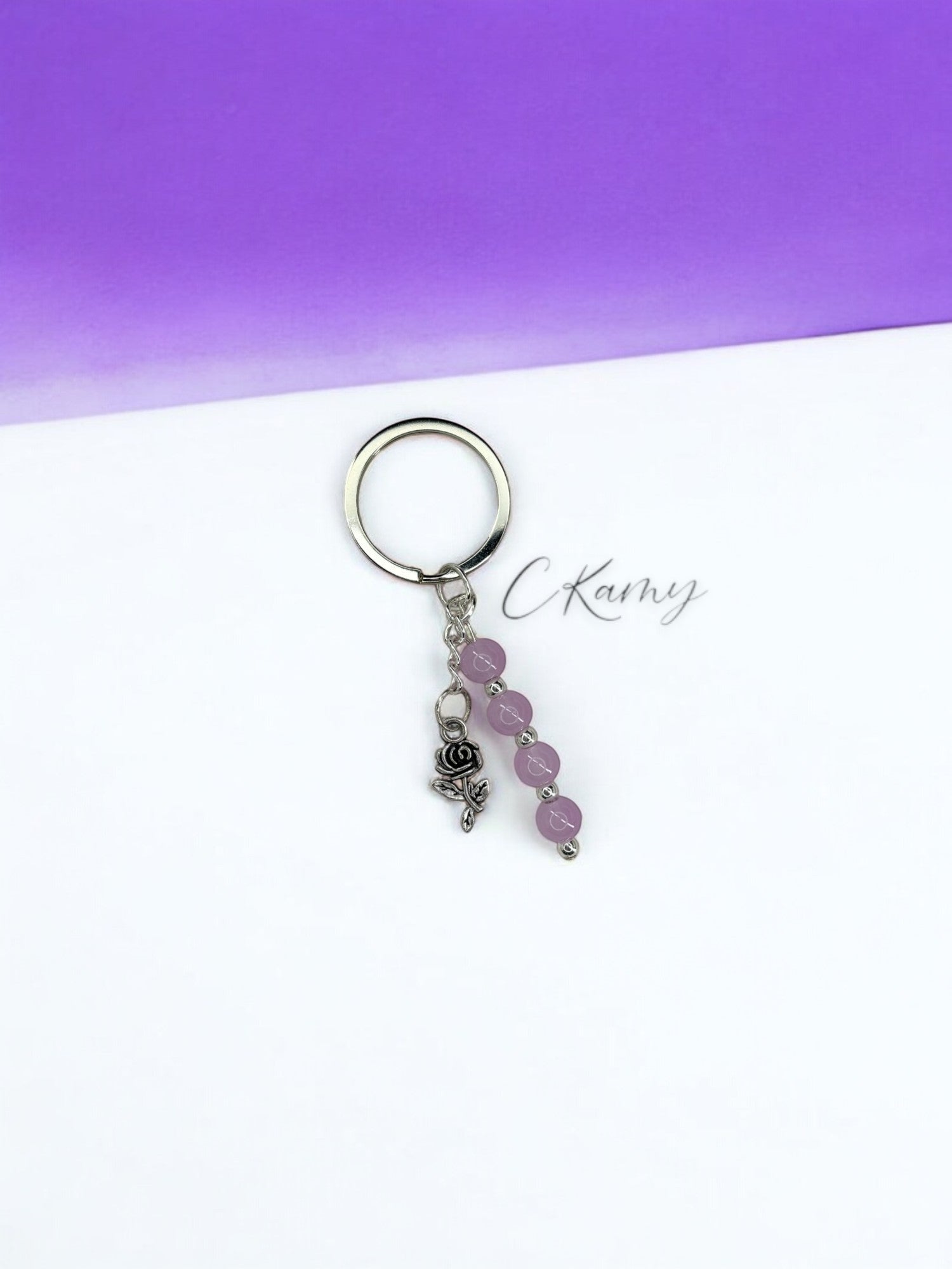 Porte clé personnalisé fleur rose violet
