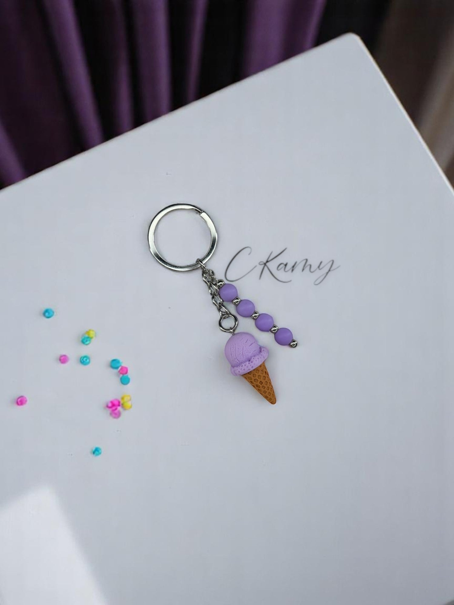 Porte clé personnalisé glace violet