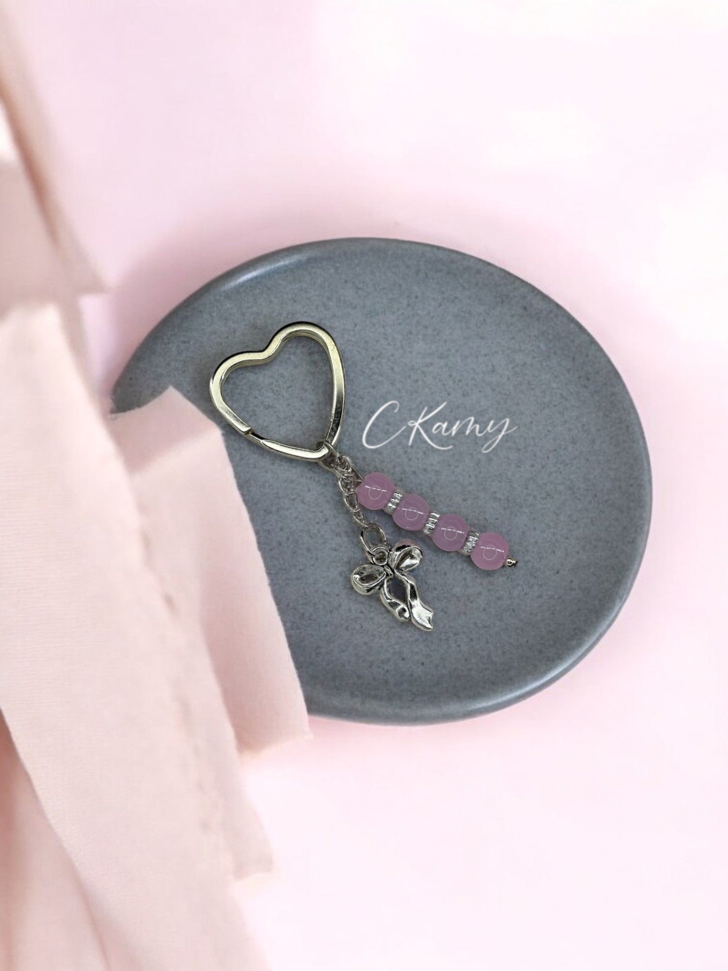 Porte clé personnalisé noeud violet coeur