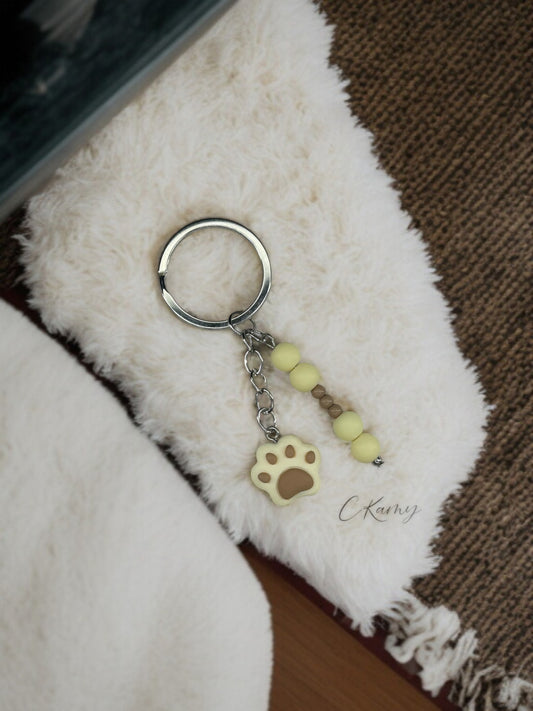 Porte clé personnalisé patte de chat marron crème