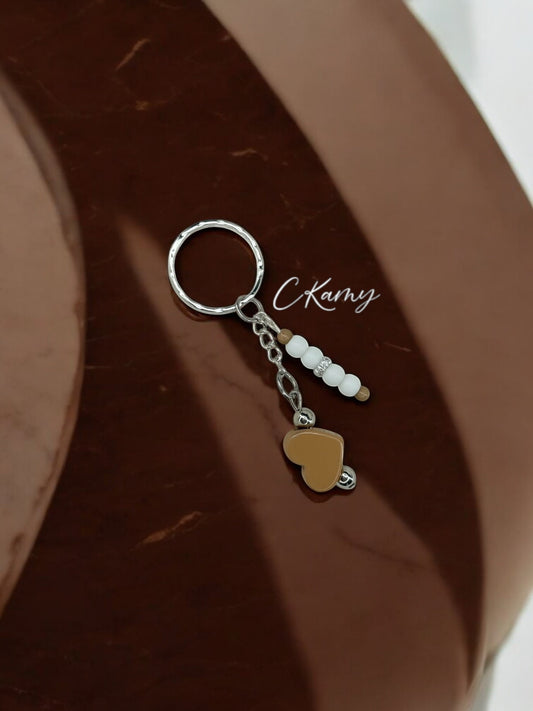Porte clé personnalisé perle coeur beige