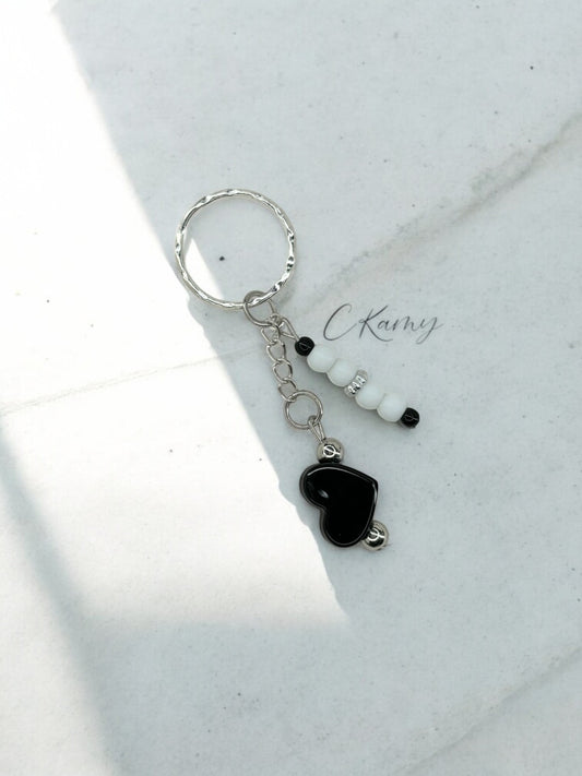 Porte clé personnalisé perle coeur noir