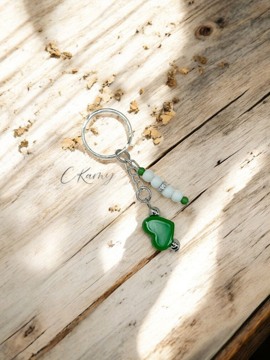 Porte clé personnalisé perle coeur vert foncé