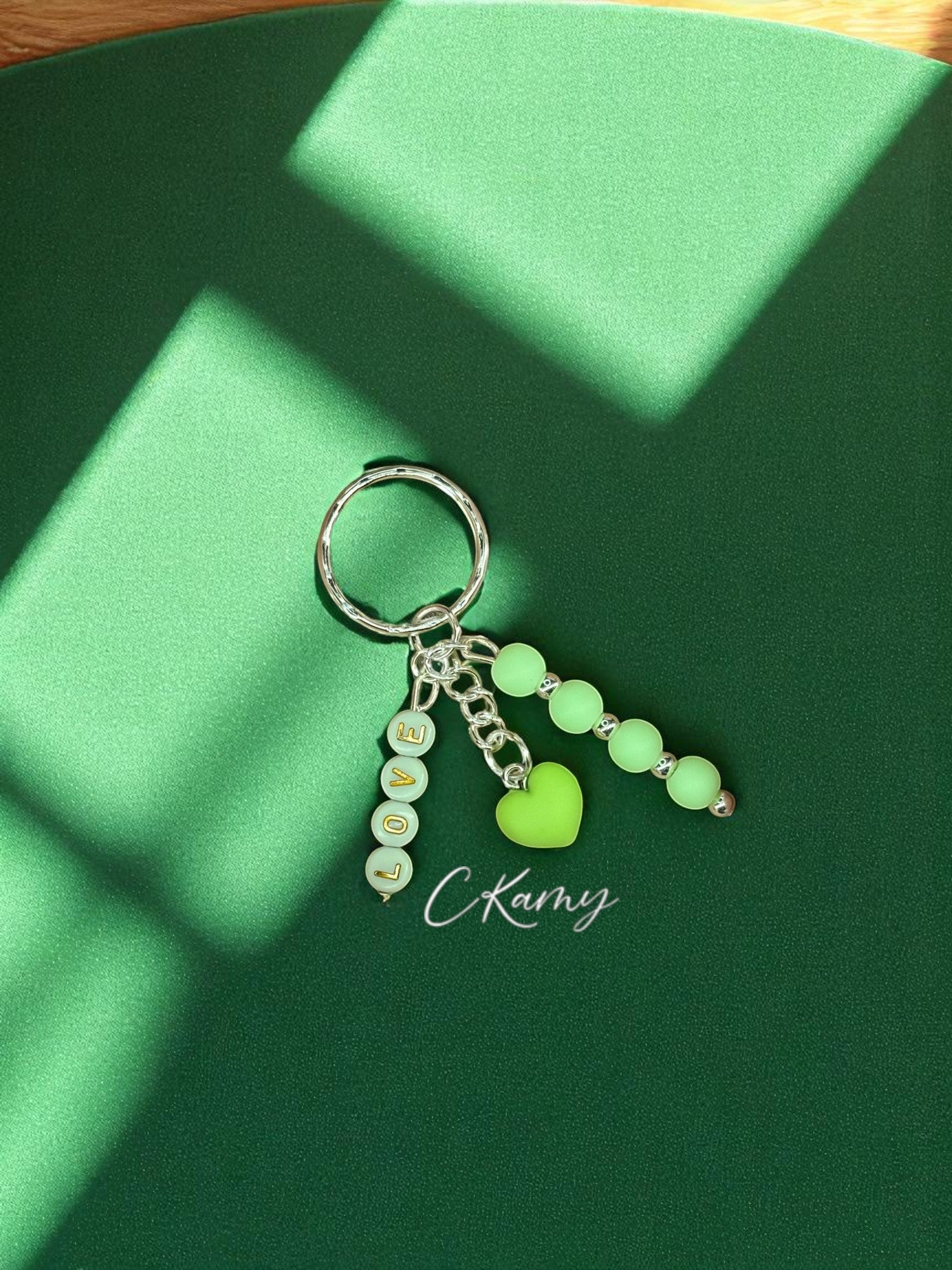 Porte clé personnalisé petit coeur vert rond