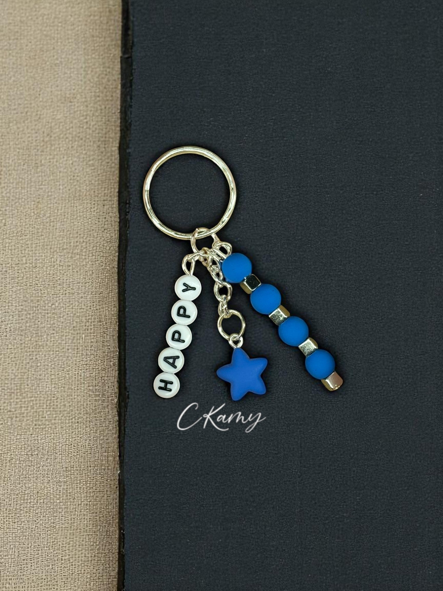 Porte clé personnalisé petite étoile bleu foncé carré