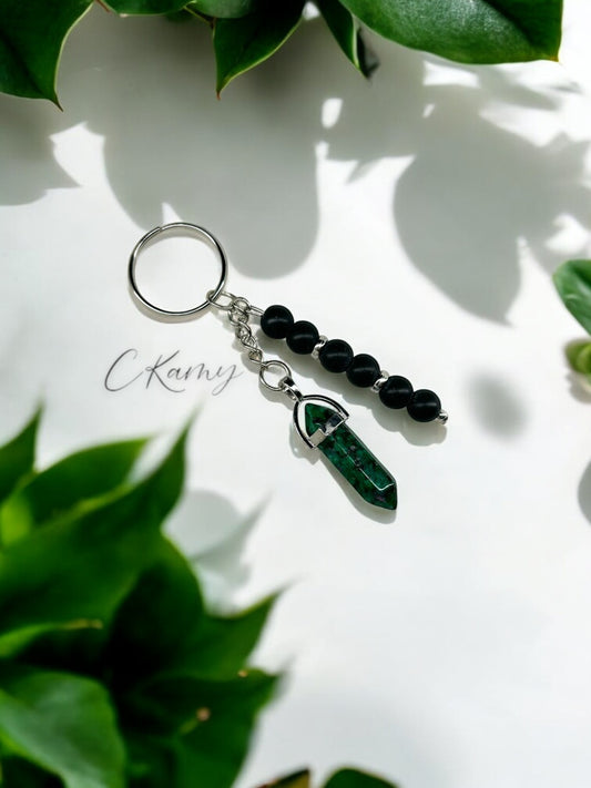 Porte clé personnalisé pierre noir vert violet