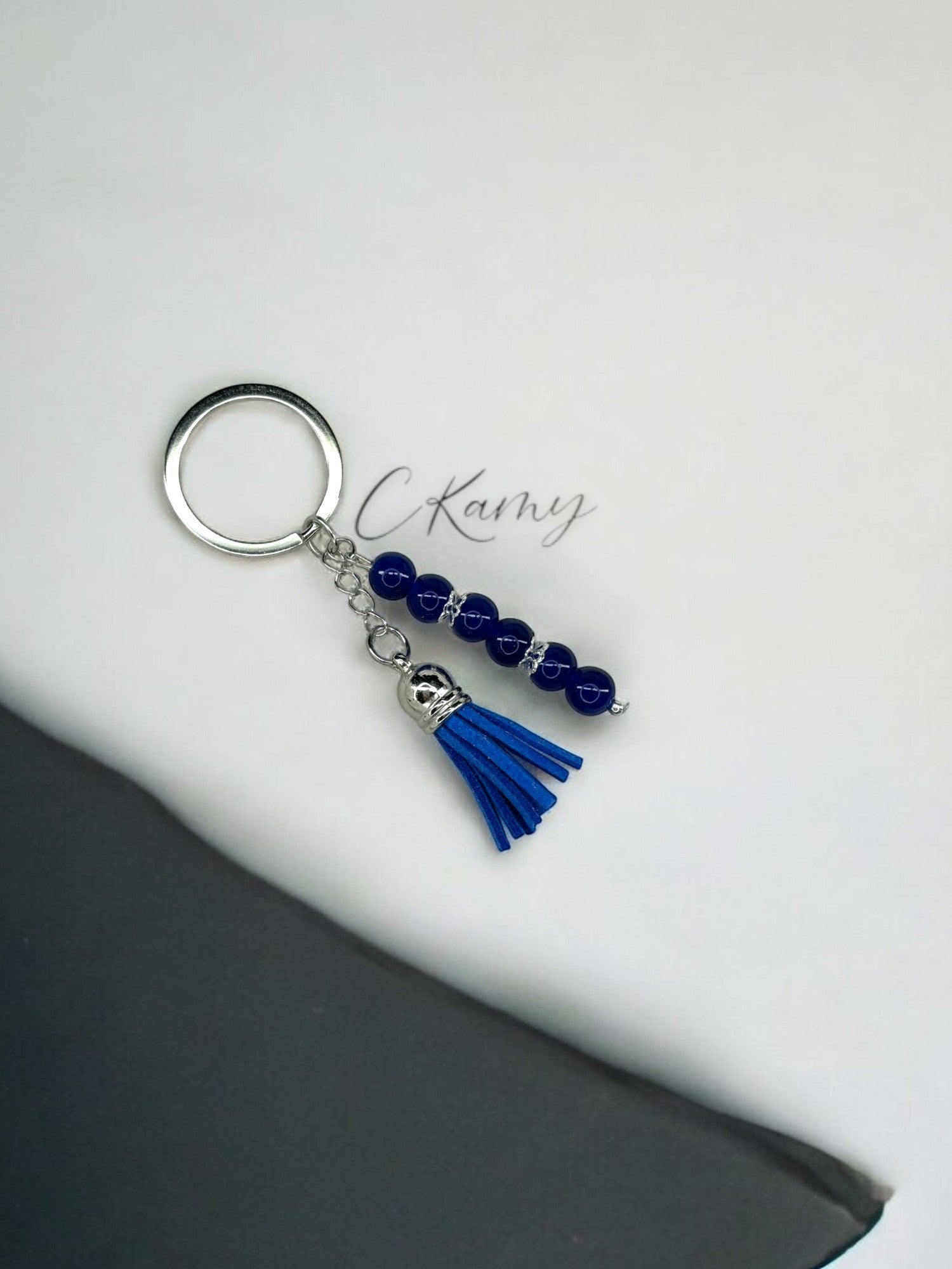Porte clé personnalisé pompon épais bleu foncé anneau rond