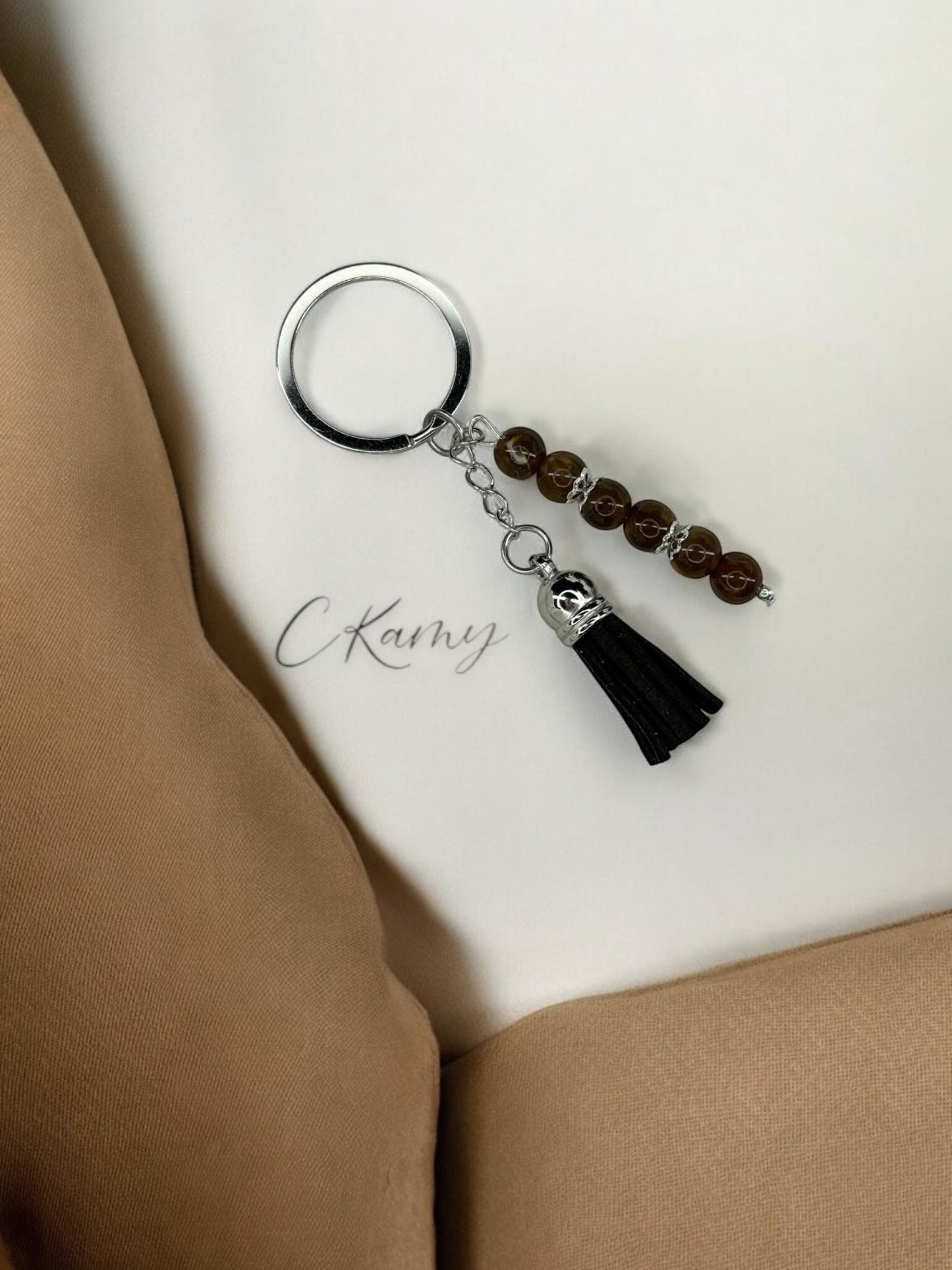 Porte clé personnalisé pompon épais marron anneau rond