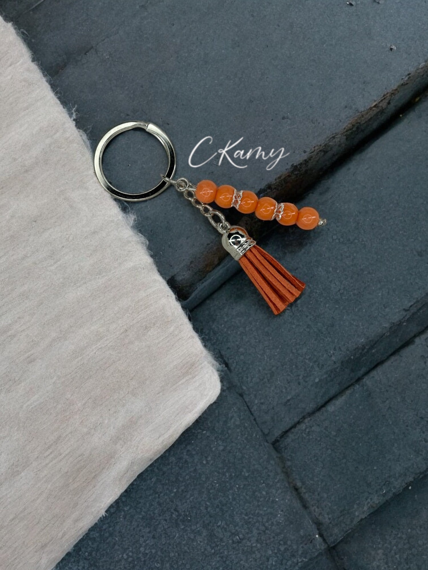 Porte clé personnalisé pompon épais orange anneau rond