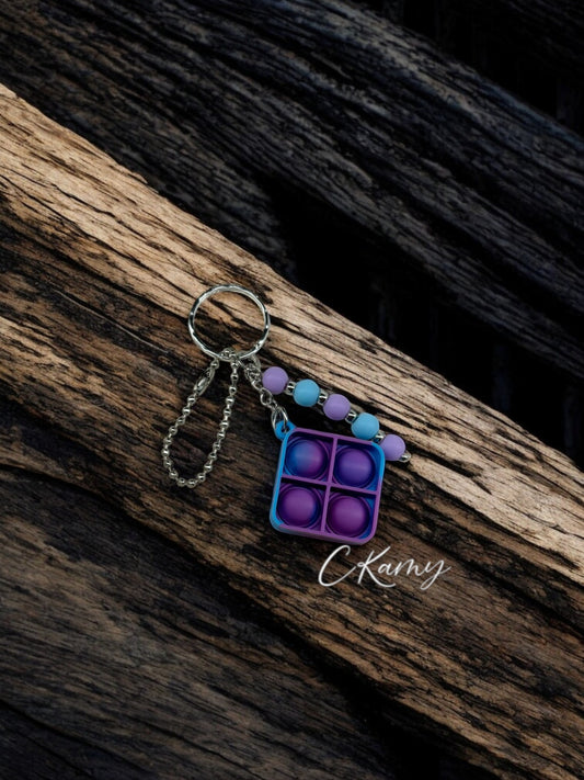 Porte clé personnalisé pop it carré violet bleu