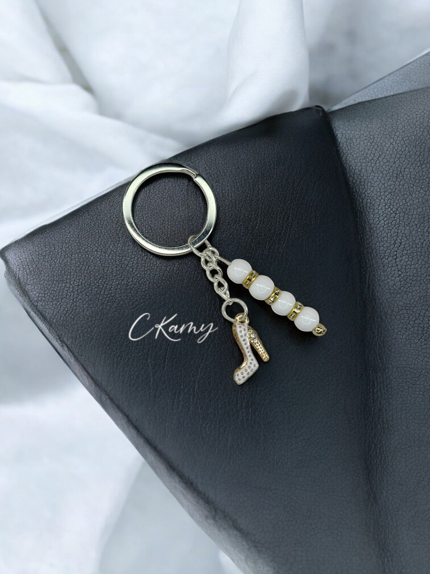 Porte clé personnalisé talon stass blanc brillant anneau rond