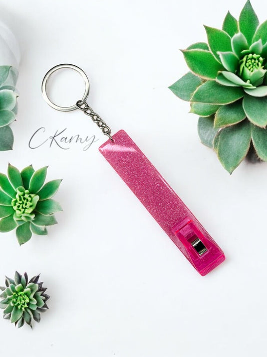 Porte clé pince carte rose à paillettes