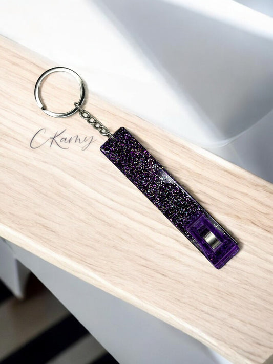 Porte clé pince carte violet à paillettes
