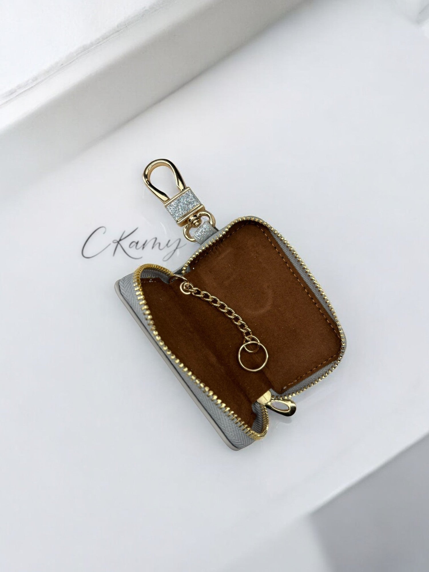 Porte clé pochette pour clé de voiture argent à paillettes