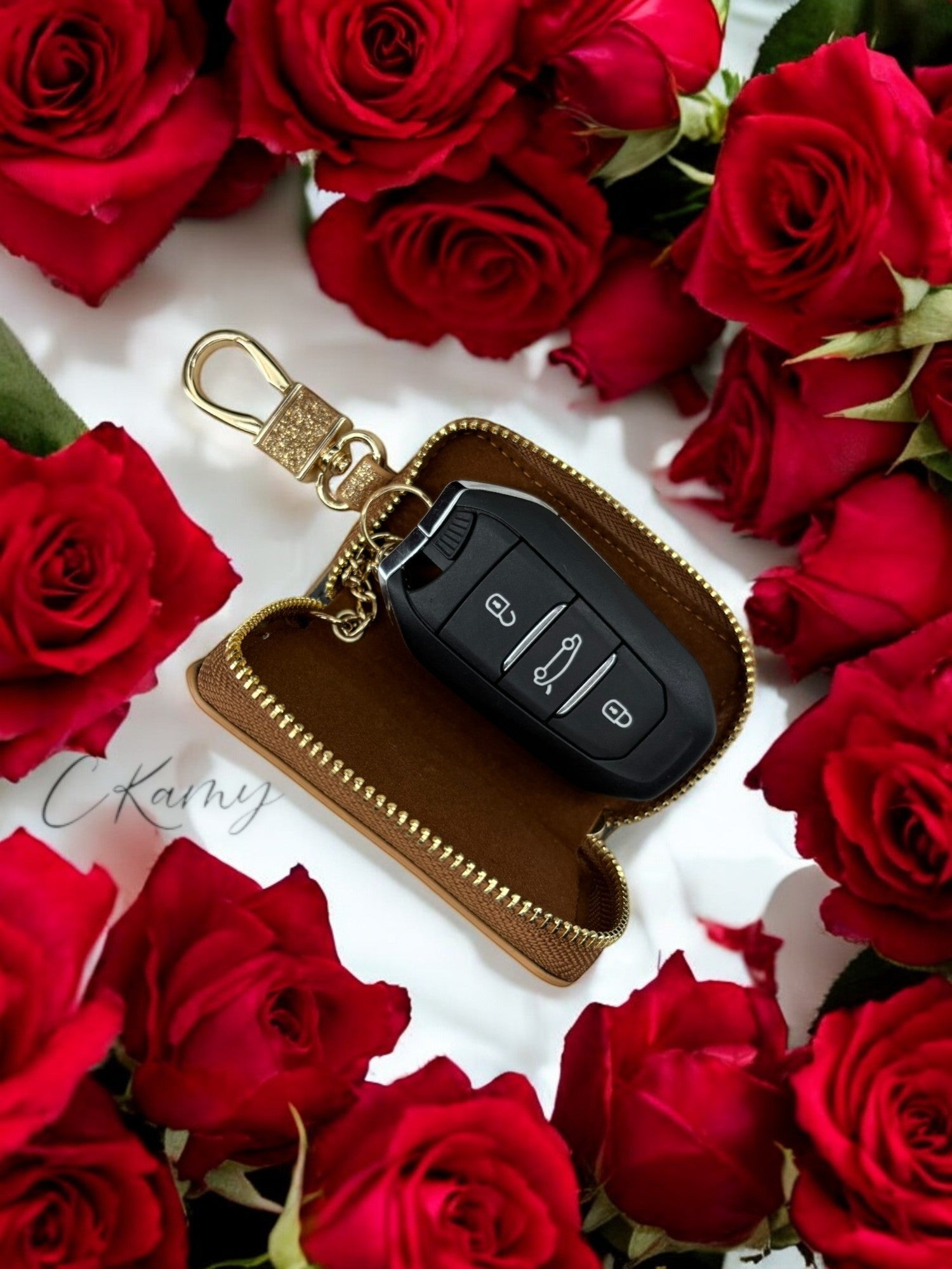 Porte clé pochette pour clé de voiture doré à paillettes