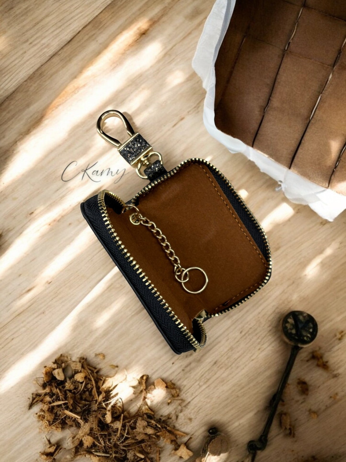 Porte clé pochette pour clé de voiture noir à paillettes doré