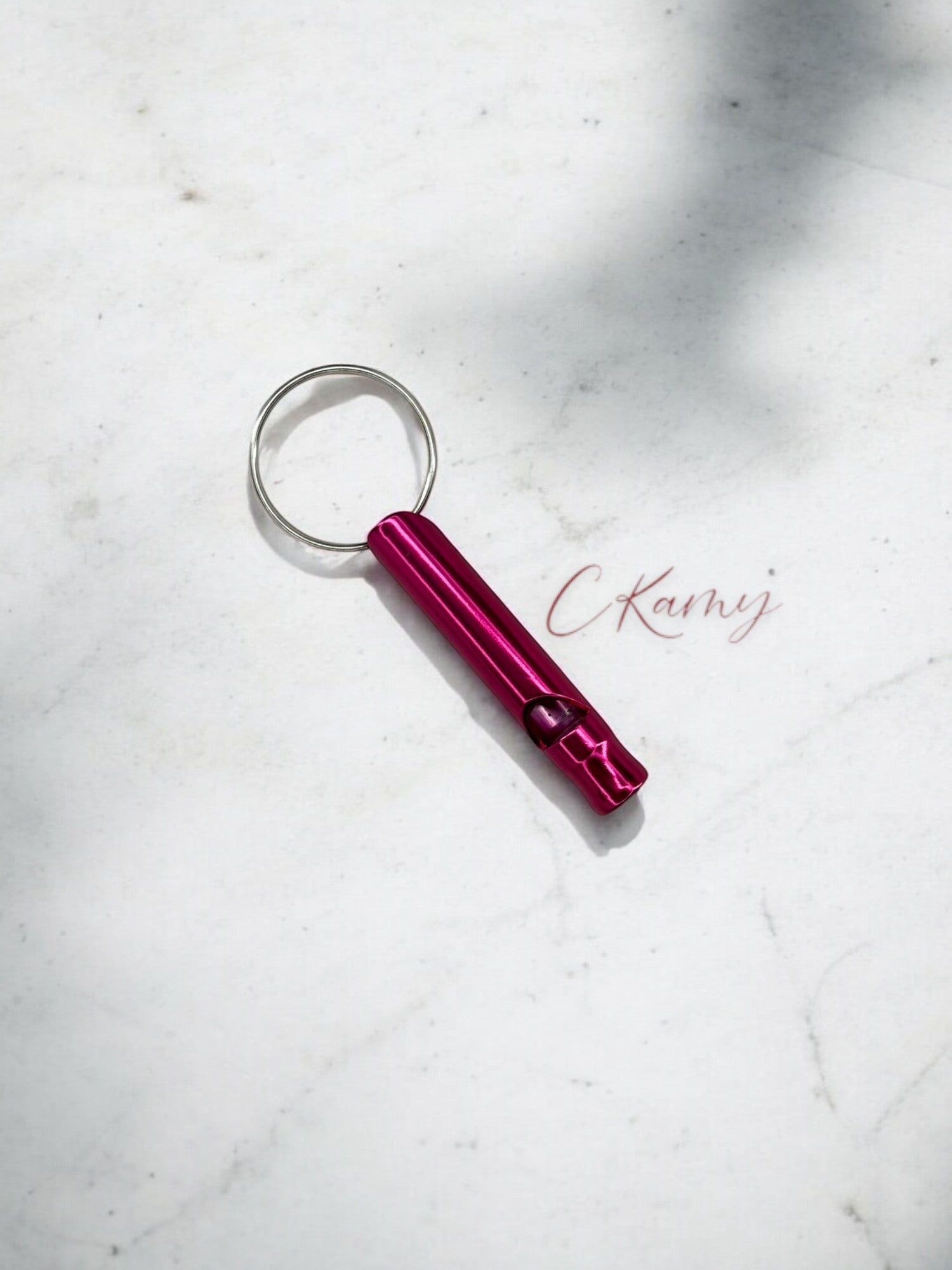 Porte clé sifflet rose